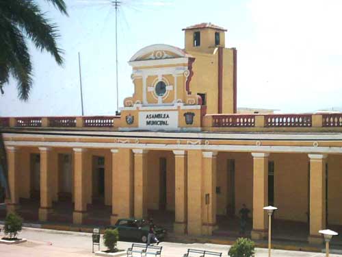 La Asamblea Municipal del Poder Popular en el municipio de Trinidad radica en Antonio Guiteras No. 1 e/ José M. y Francisco Capdevila. Trinidad